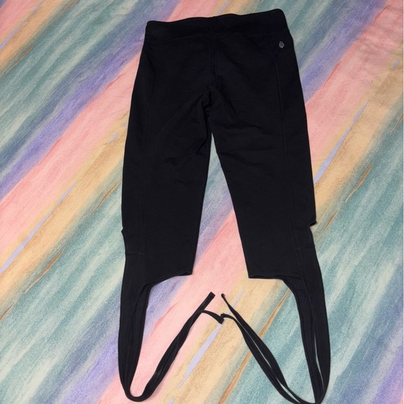 Free People Movement Turnout Crossover Waist Ankle Tie Cropped Leggings size M - Picture 4 of 6